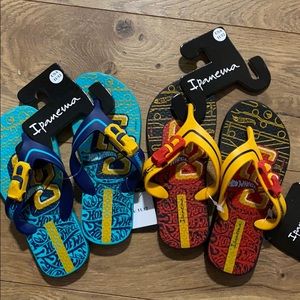 Brand New 2 pairs Hot Wheels sandals boys sz11/12